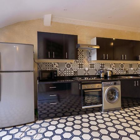 Riad 4 Chambres - Piscine & Petit Dejeuner Gratuit - Wifi Fibre Optique Marakeş Dış mekan fotoğraf