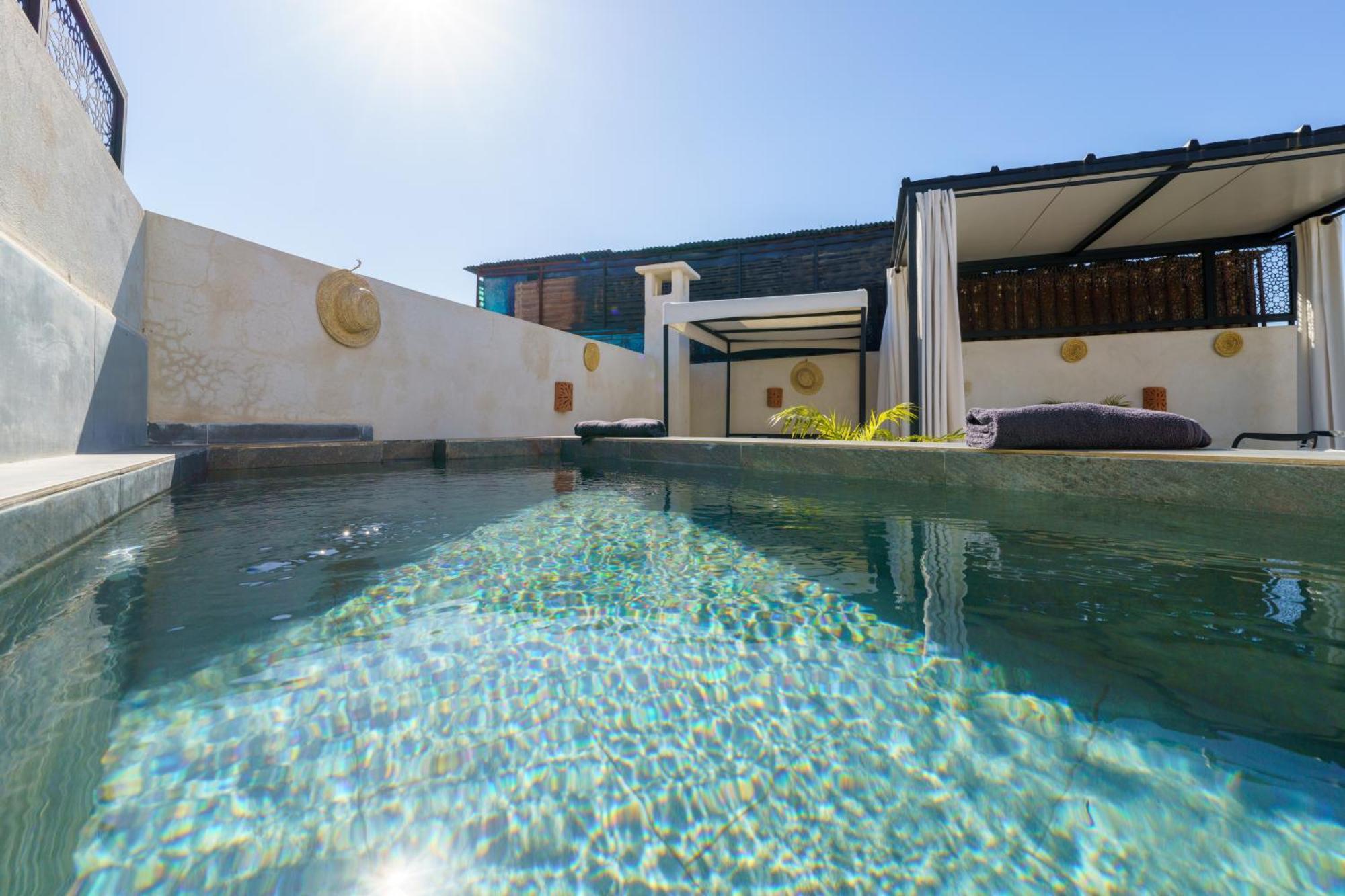Riad 4 Chambres - Piscine & Petit Dejeuner Gratuit - Wifi Fibre Optique Marakeş Dış mekan fotoğraf