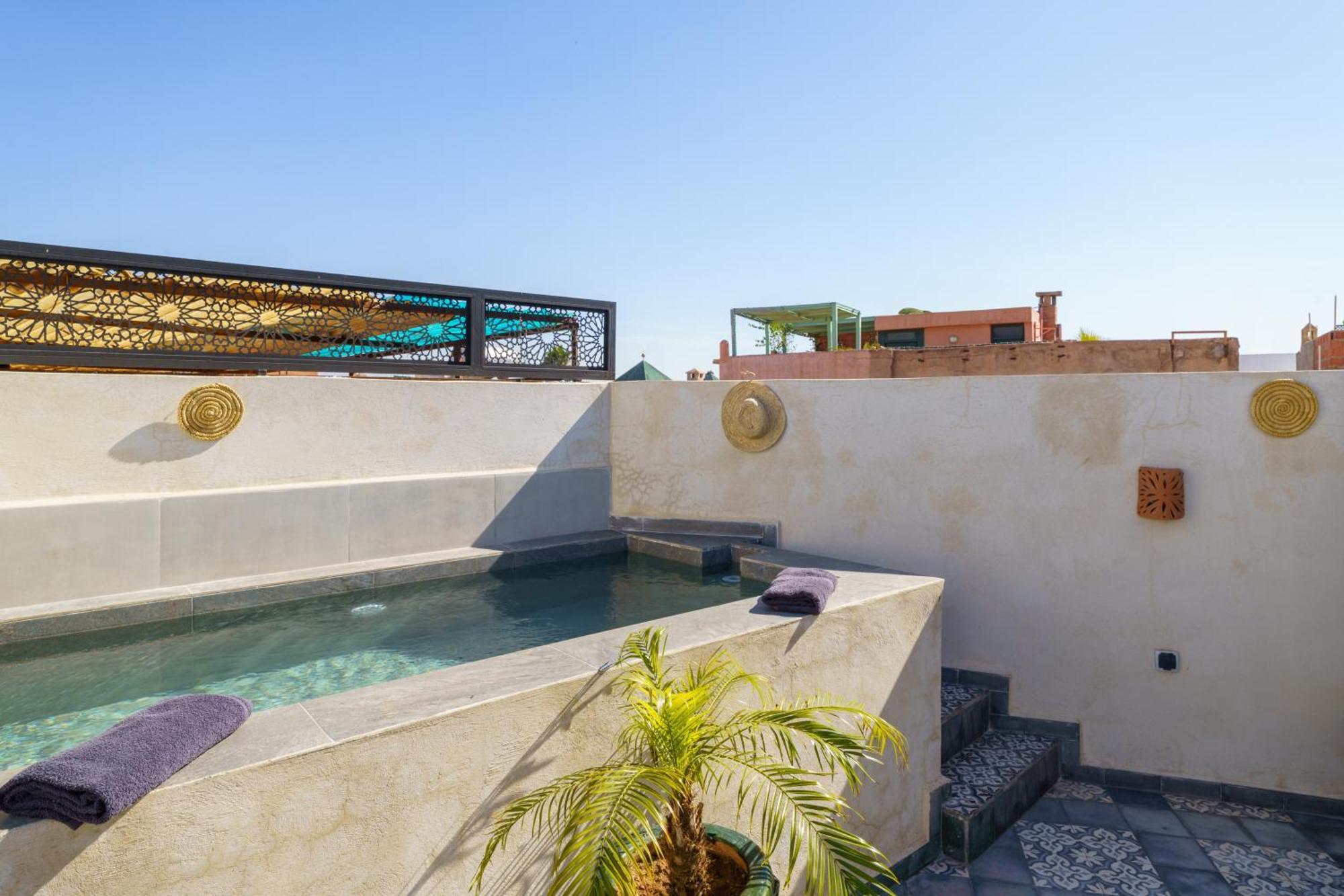 Riad 4 Chambres - Piscine & Petit Dejeuner Gratuit - Wifi Fibre Optique Marakeş Dış mekan fotoğraf