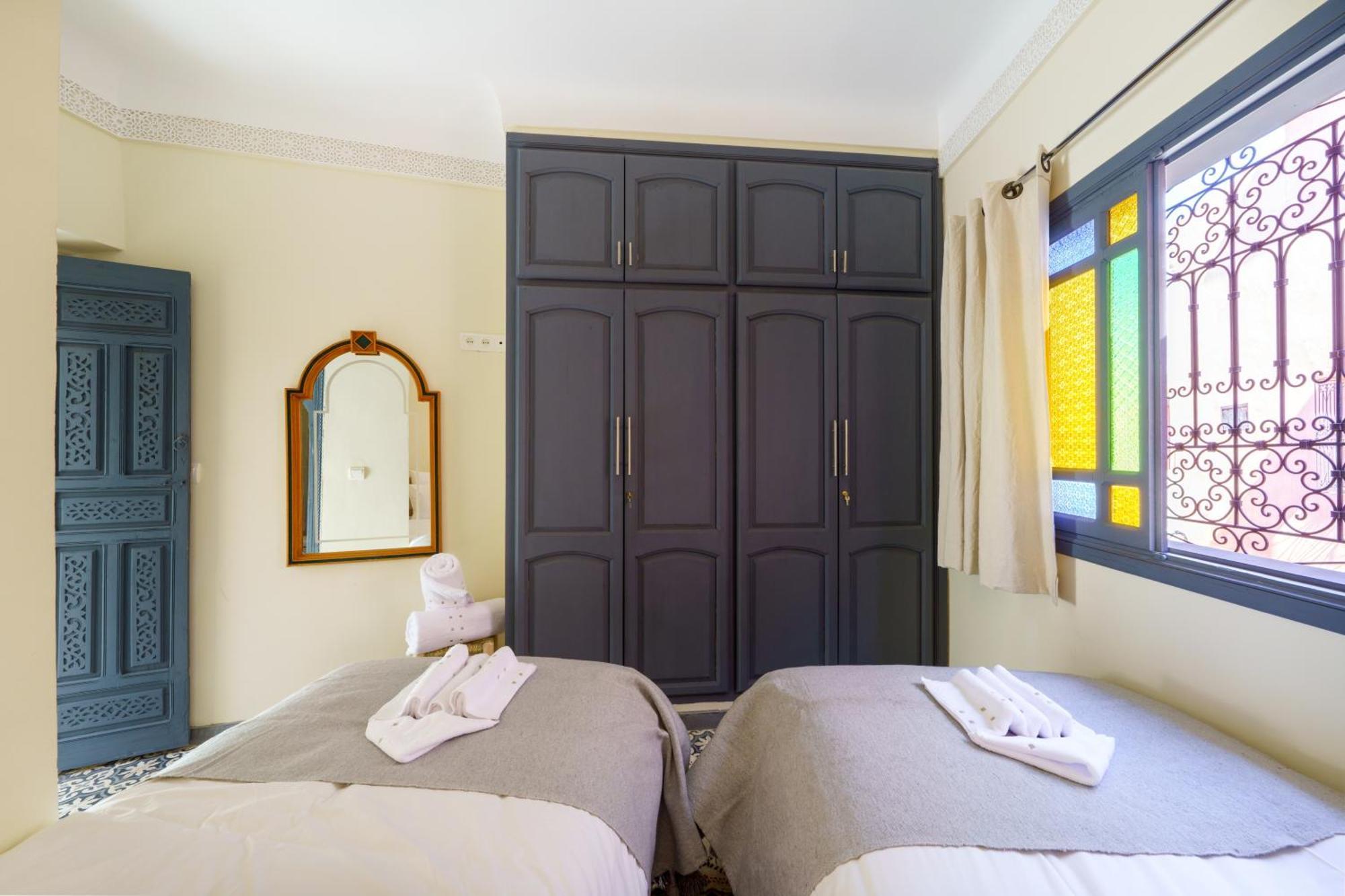 Riad 4 Chambres - Piscine & Petit Dejeuner Gratuit - Wifi Fibre Optique Marakeş Dış mekan fotoğraf