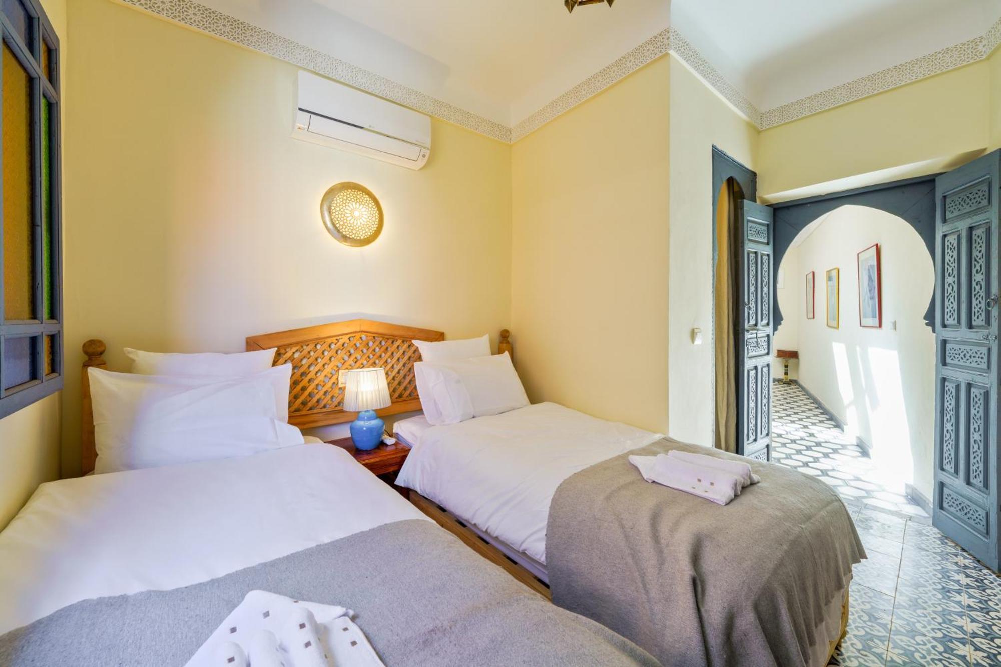 Riad 4 Chambres - Piscine & Petit Dejeuner Gratuit - Wifi Fibre Optique Marakeş Dış mekan fotoğraf