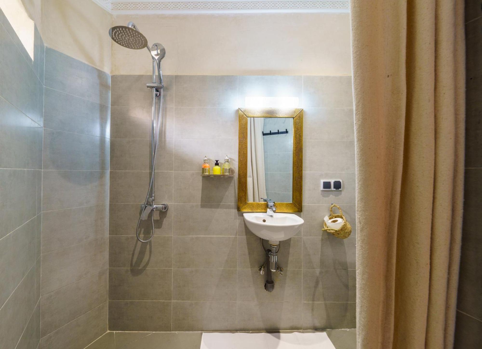 Riad 4 Chambres - Piscine & Petit Dejeuner Gratuit - Wifi Fibre Optique Marakeş Dış mekan fotoğraf